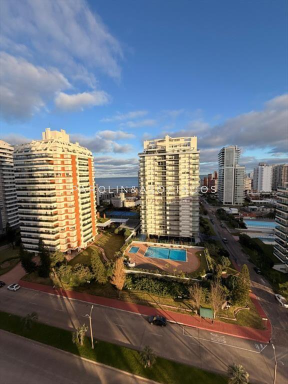 En venta apartamento de 2 dormitorios, con vista