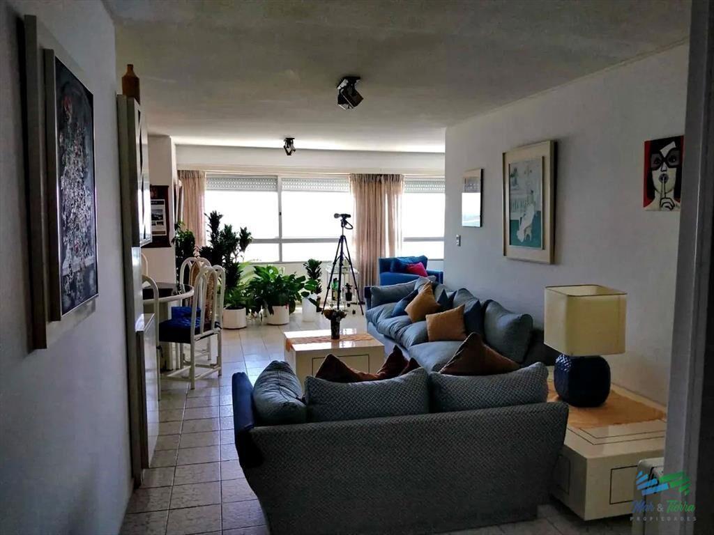 Vendo apartamento 2 dormitorios, vista al mar, en