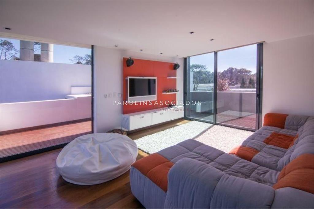 Casa de 4 dormitorios en venta en Manantiales,