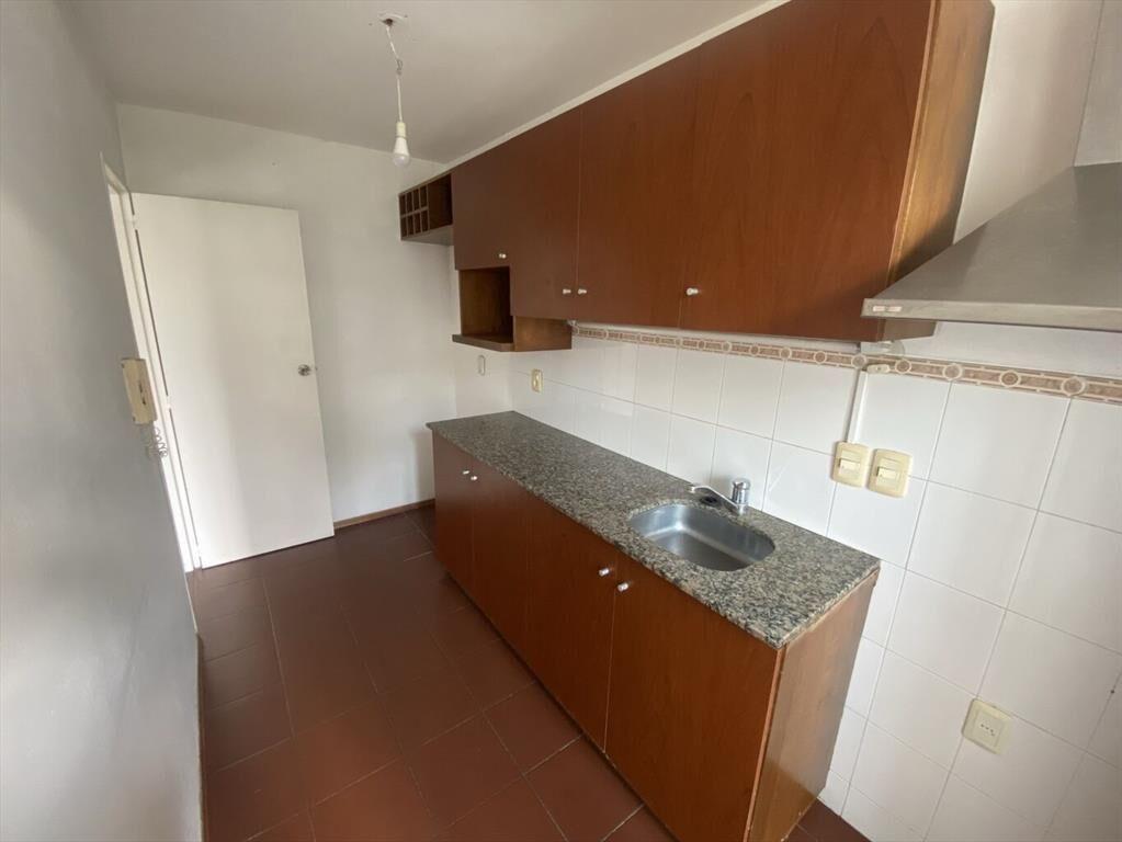 Excelente apartamento, muy bien ubicado.