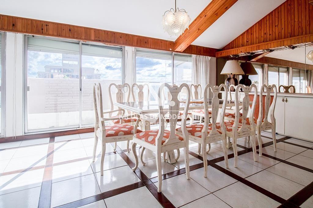 En venta apartamento de 3 dormitorios con vista