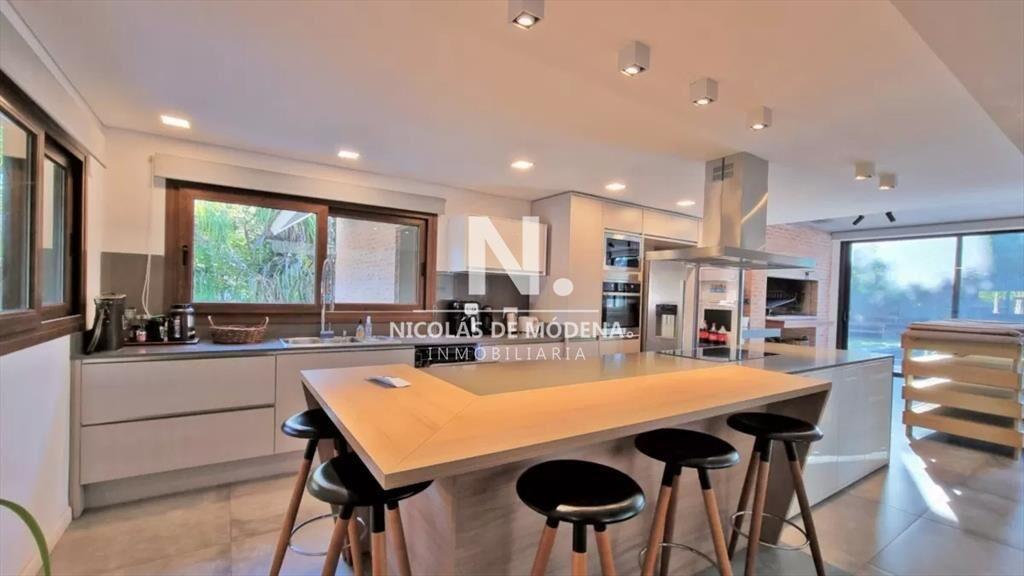 Hermosa casa de 4 dormitorios en venta en San con