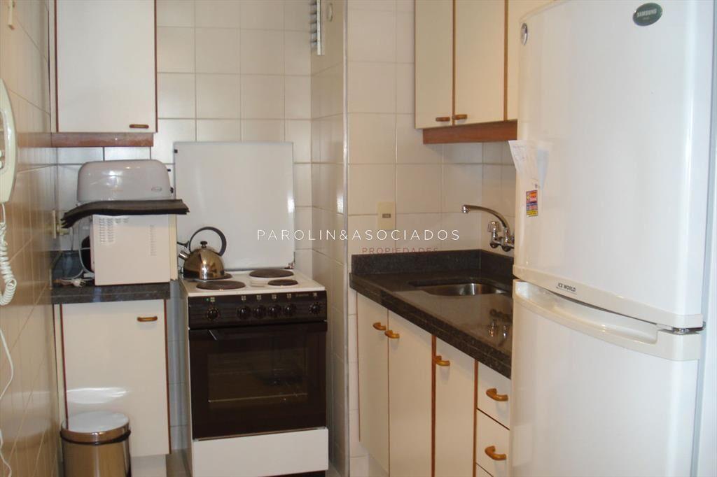 Apartamento en venta a pasos del mar en Punta del Este.