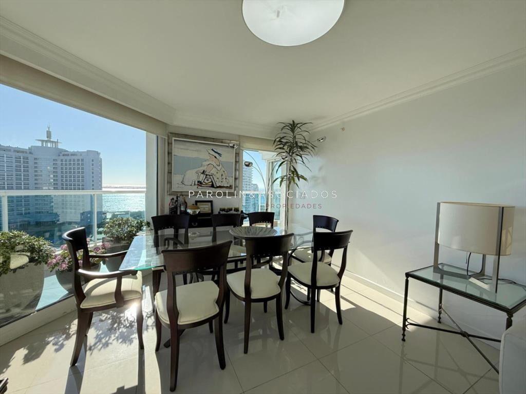 Apartamento en venta de 3 dormitorios mas de en