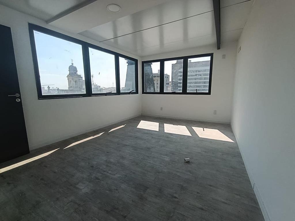 Estrena, frente Plaza Matriz, gran vista, 72 m2, 1 dormitor