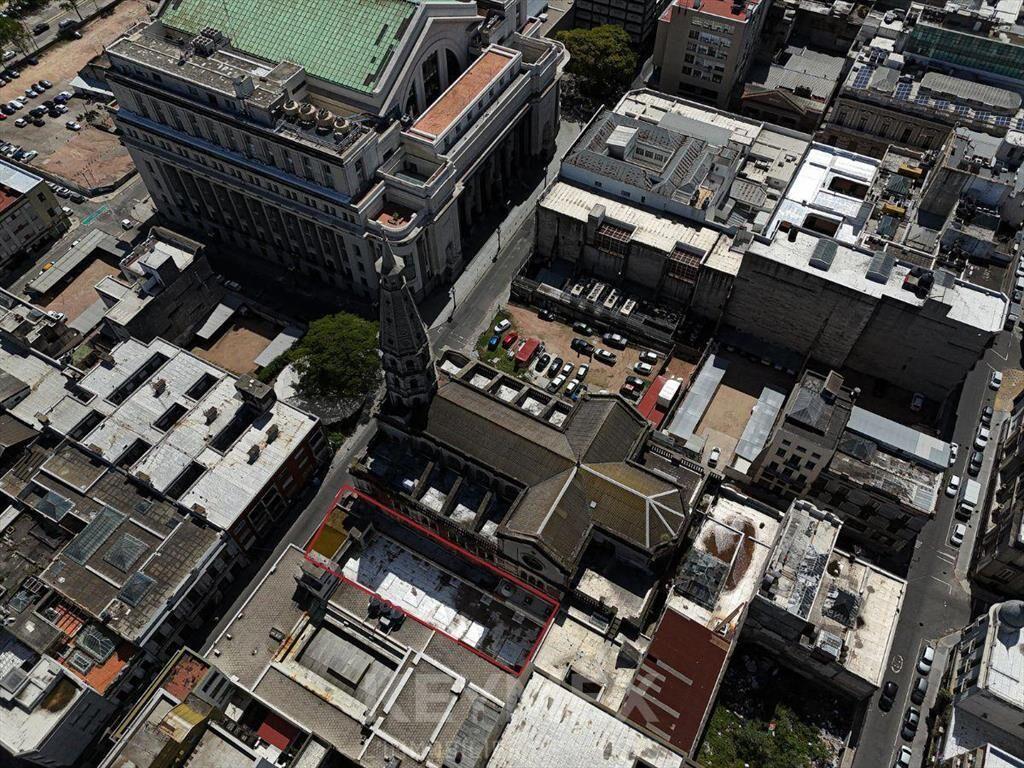 Venta de Parking con Renta actual en Ciudad Vieja