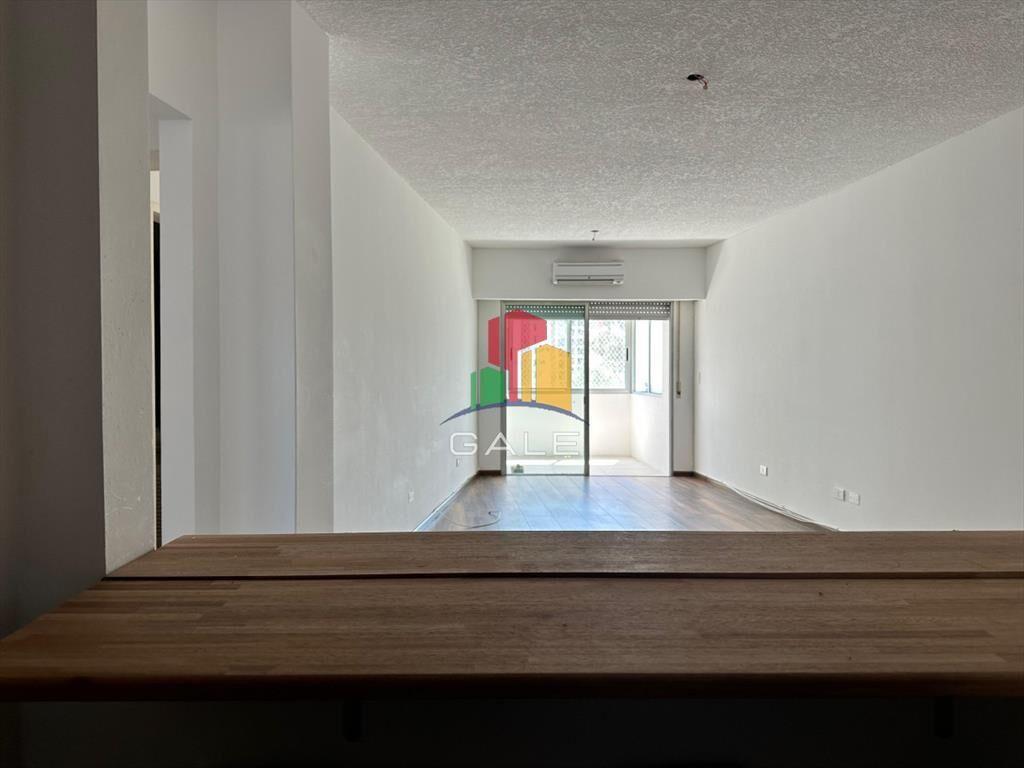 Apartamento de dos dormitorios y dependencia de