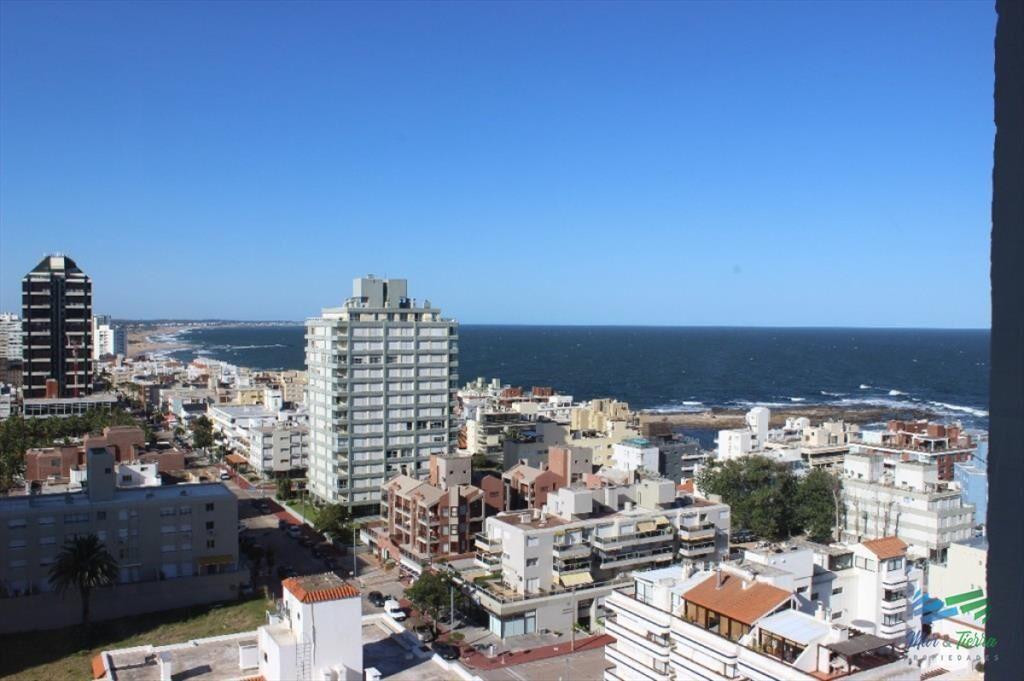 EN VENTA.. PISO ALTO CON VISTA AL PUERTO Y LA !!