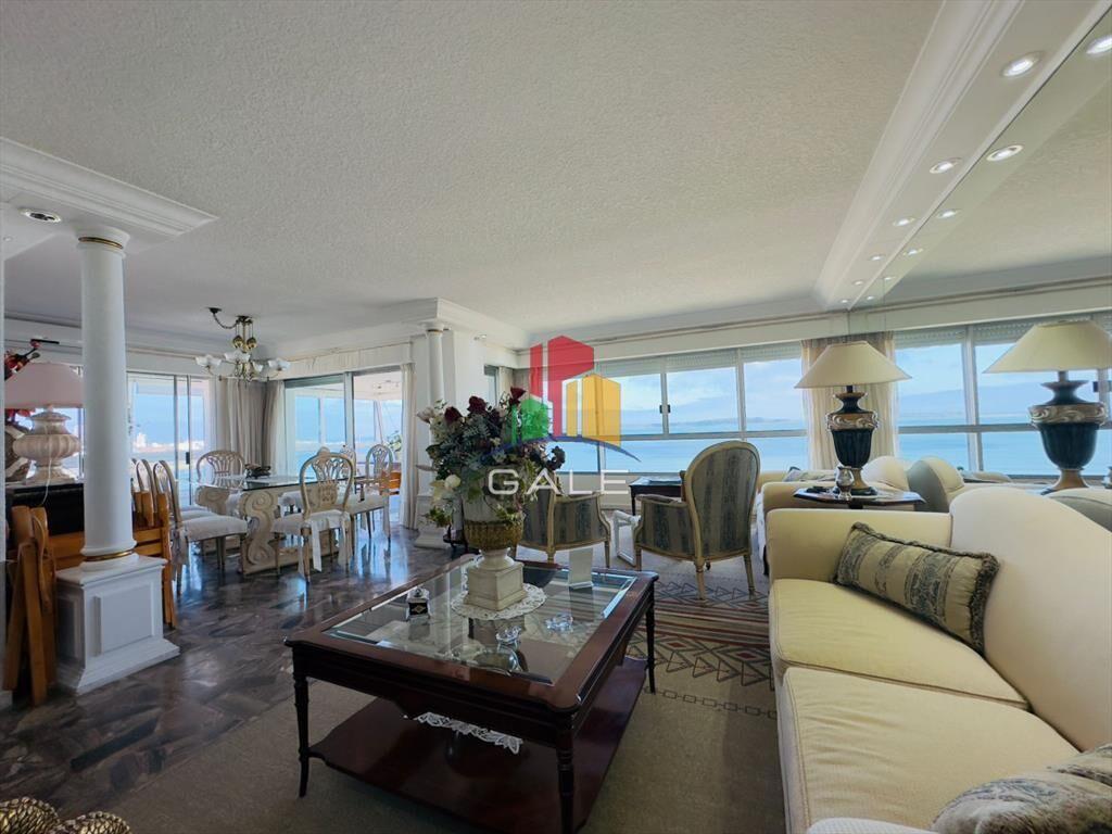Apartamento reciclado, primera linea playa mansa,