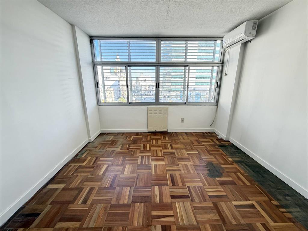 Venta de Oficina al frente en Cordón