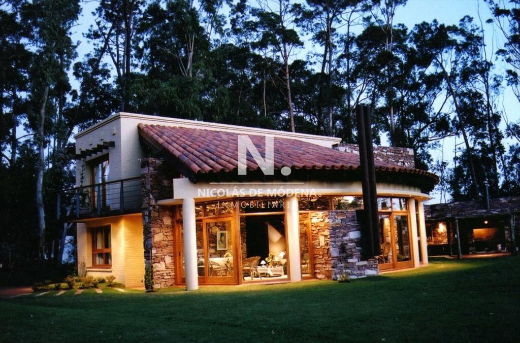 MUY BUENA CASA EN SOLANAS A 2 CUADRAS DE LA PLAYA