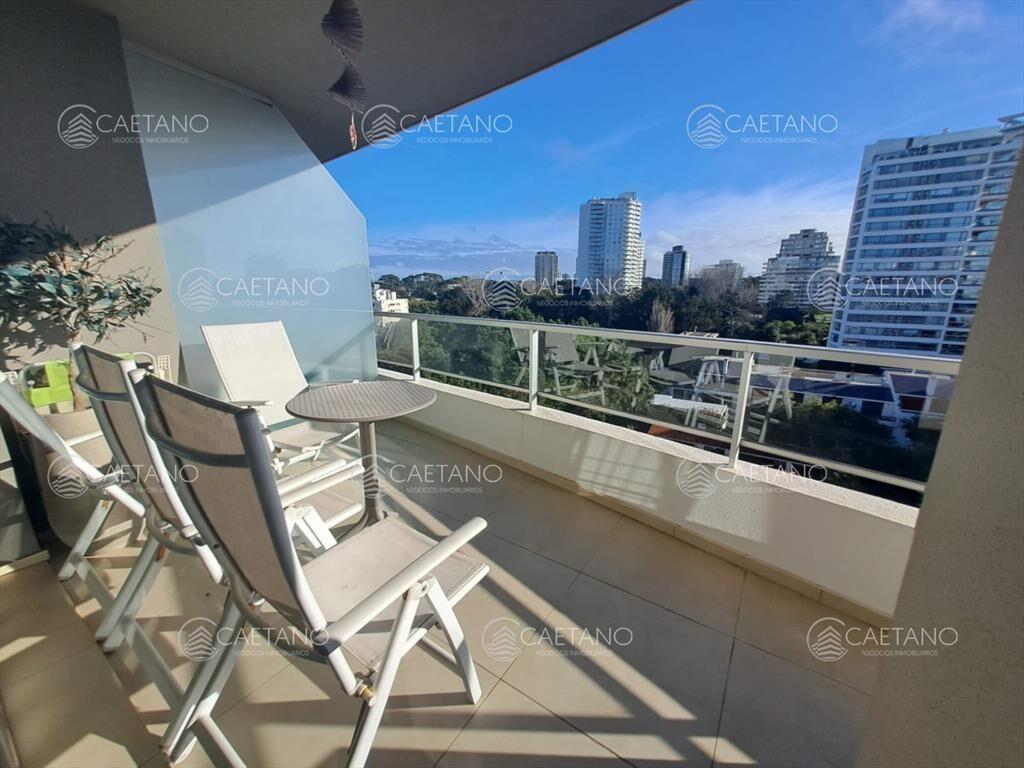Espectacular apartamento de 1 dormitorios, con servicios, a