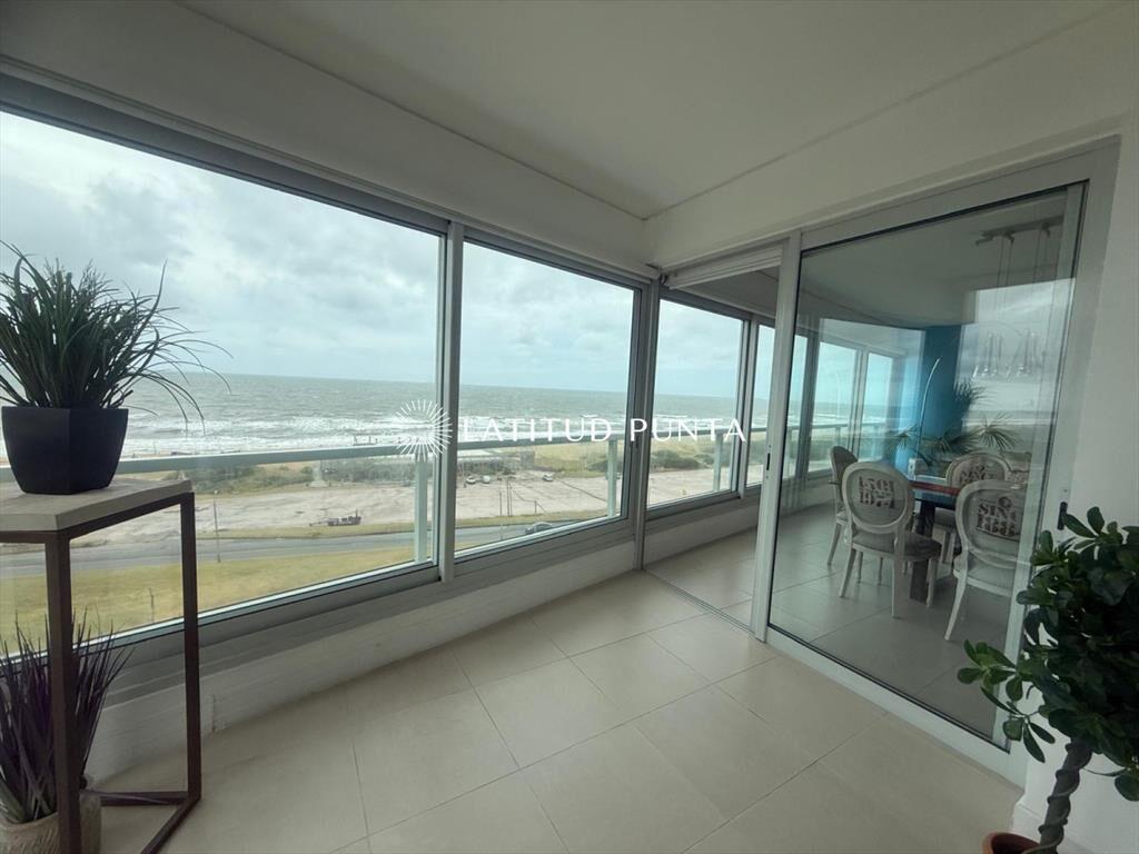 Apartamento esquinero en Le Parc, 3 suites más