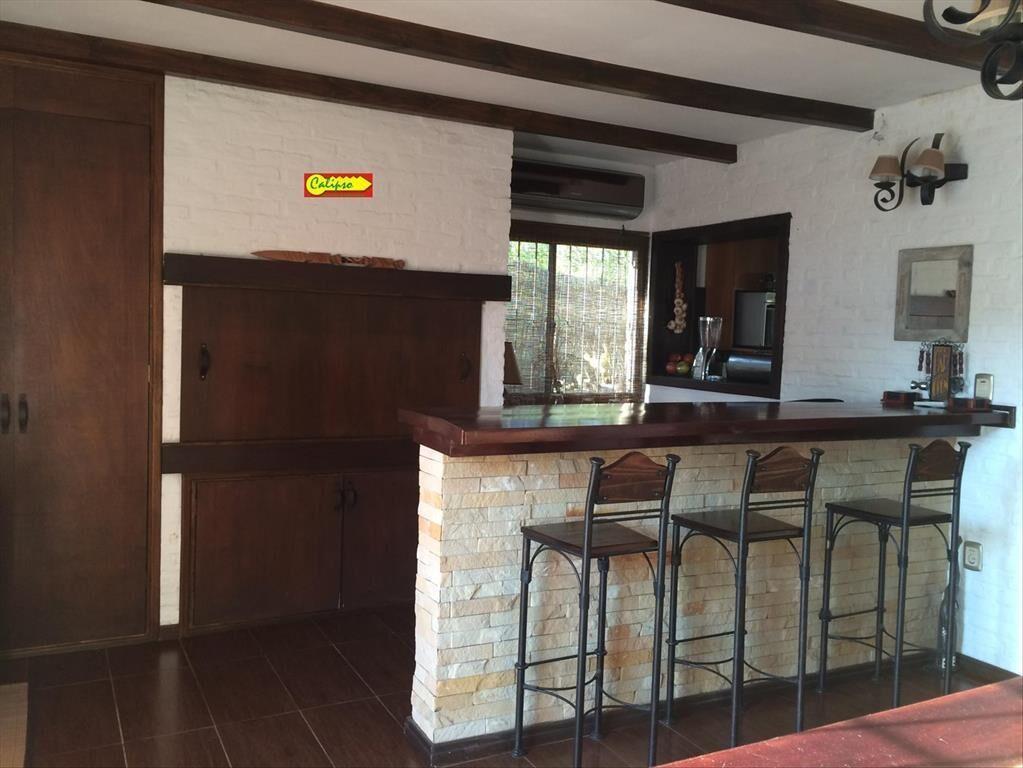 Venta de Casa con Piscina -Próxima a la Playa Mansa- Atlánt