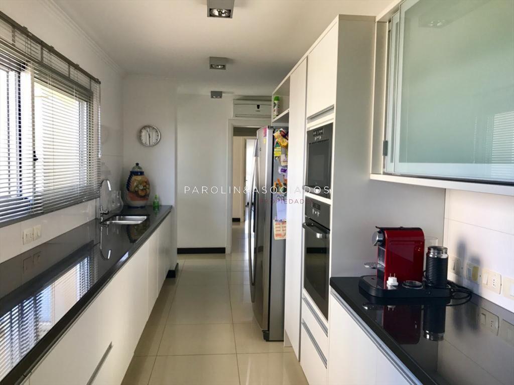 Apartamento en venta de 3 dormitorios en Torre