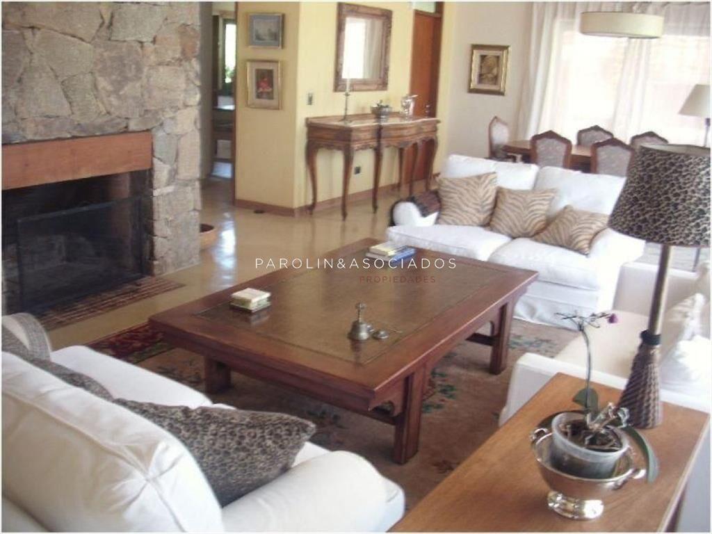 Moderna casa en venta de 3 dormitorios en Punta