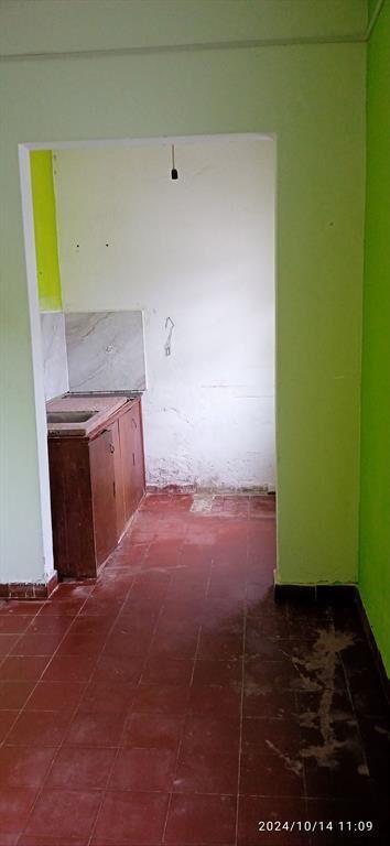 Dos casas alquiladas en venta a una cuadra de Av. Garzón.