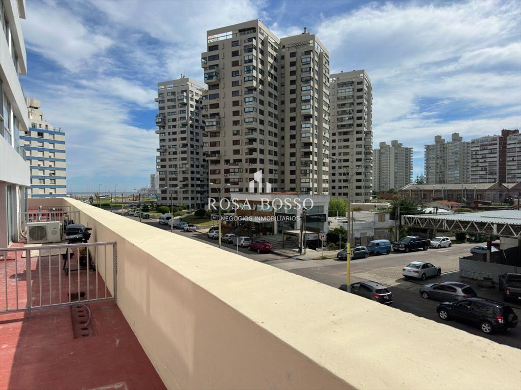 Apartamento en venta y alquiler de 3 dormitorios
