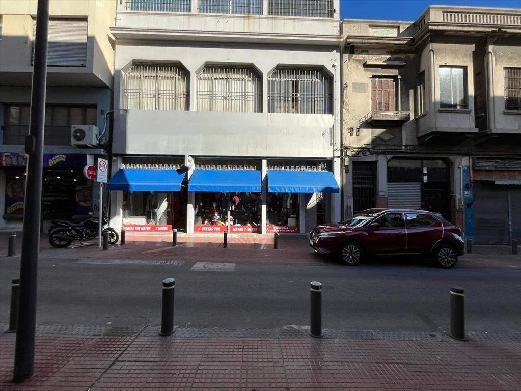 Venta local comercial padrón único en Ciudad Vieja