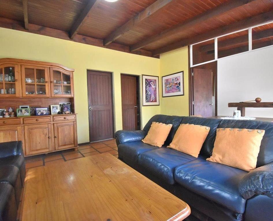 CASA CON APARTAMENTO Y PISCINA EN VENTA EN COLONIA