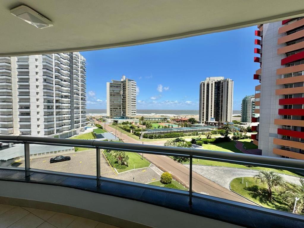 APARTAMENTO DE 3 DORMITORIOS EN ALQUILER TEMPORAL - PLAYA B