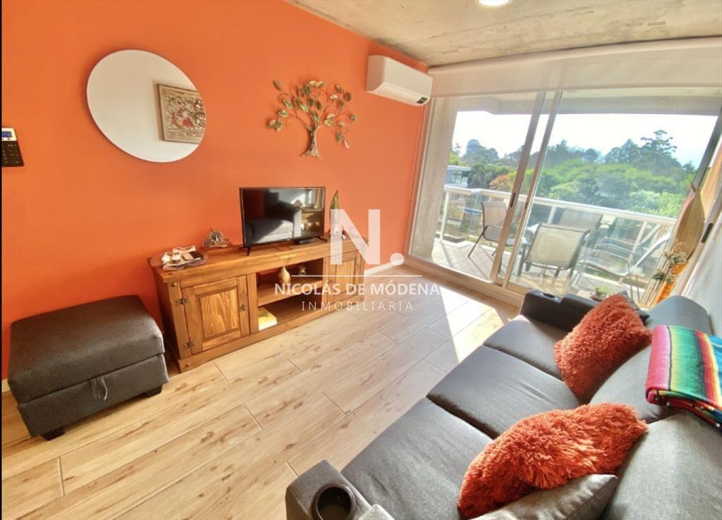 Vende apartamento de 1 dormitorio, con balcon en