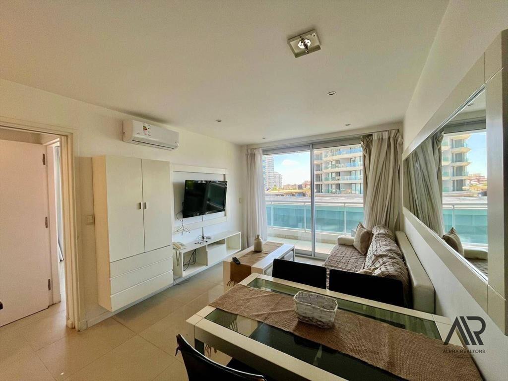 Apartamento en venta de 1 dormitorio c/ cochera en Playa...