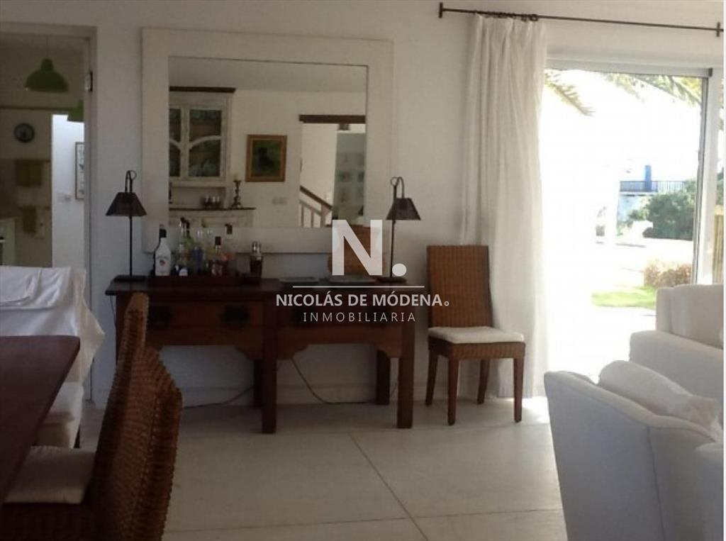 Casa en venta de 4 dormitorios, en la zona de la