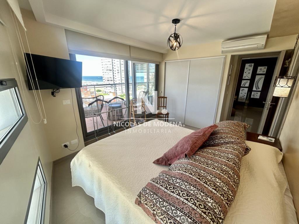 Venta apartamento de 2 dormitorios, 3 baños y en