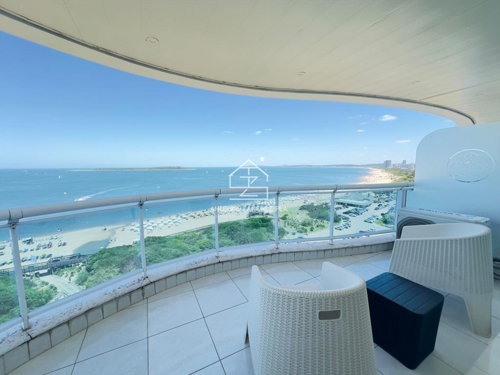 Apto en venta, excelente vista a la playa mansa,