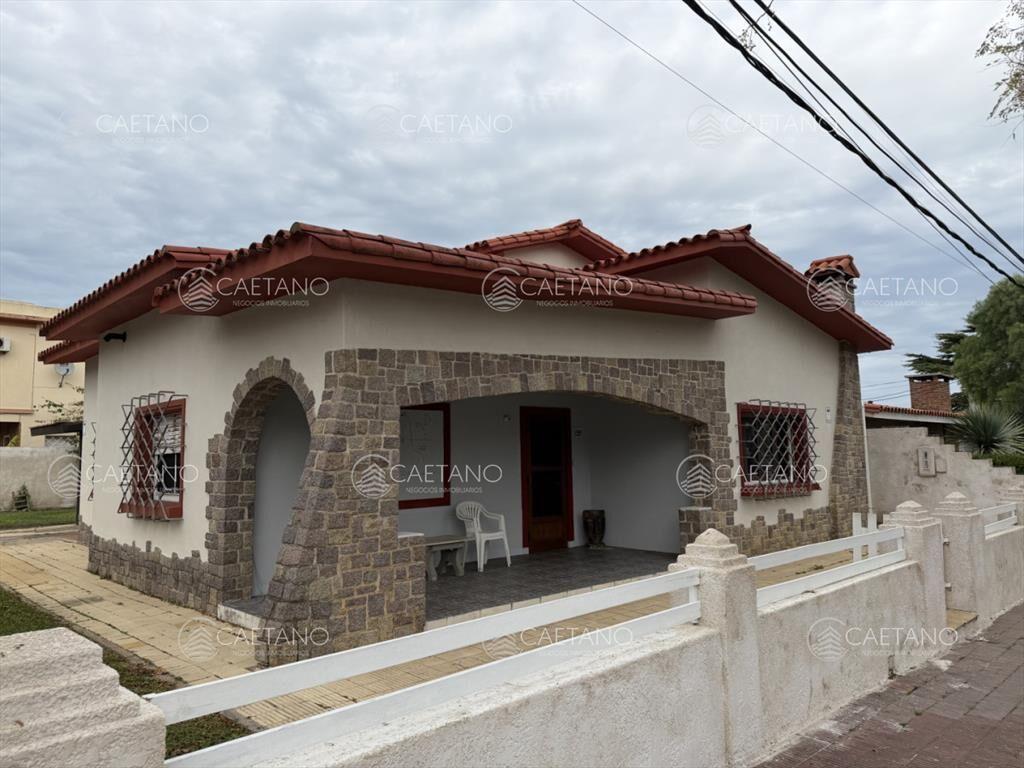 Excelente casa de construcción tradicional en