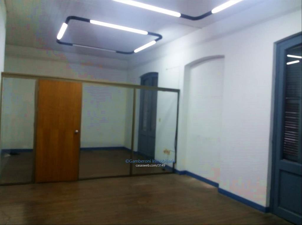 Local comercial en alquiler en ciudad vieja. Cerrito e Isla