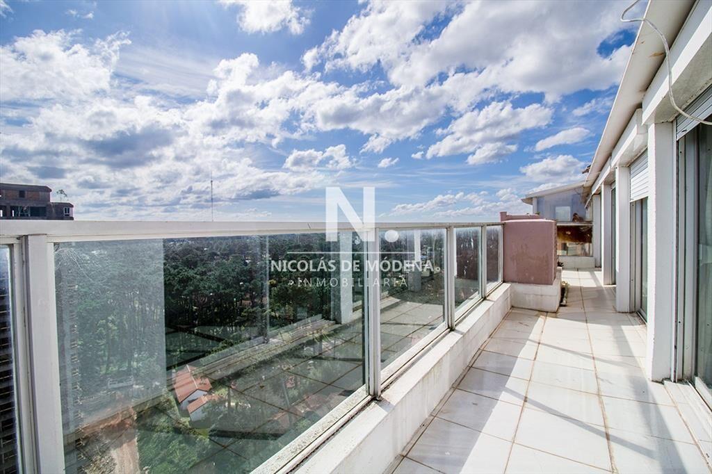 En venta apartamento de 3 dormitorios con vista