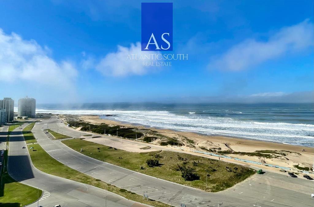 Apartamento de 3 dormitorios mas servicio primera