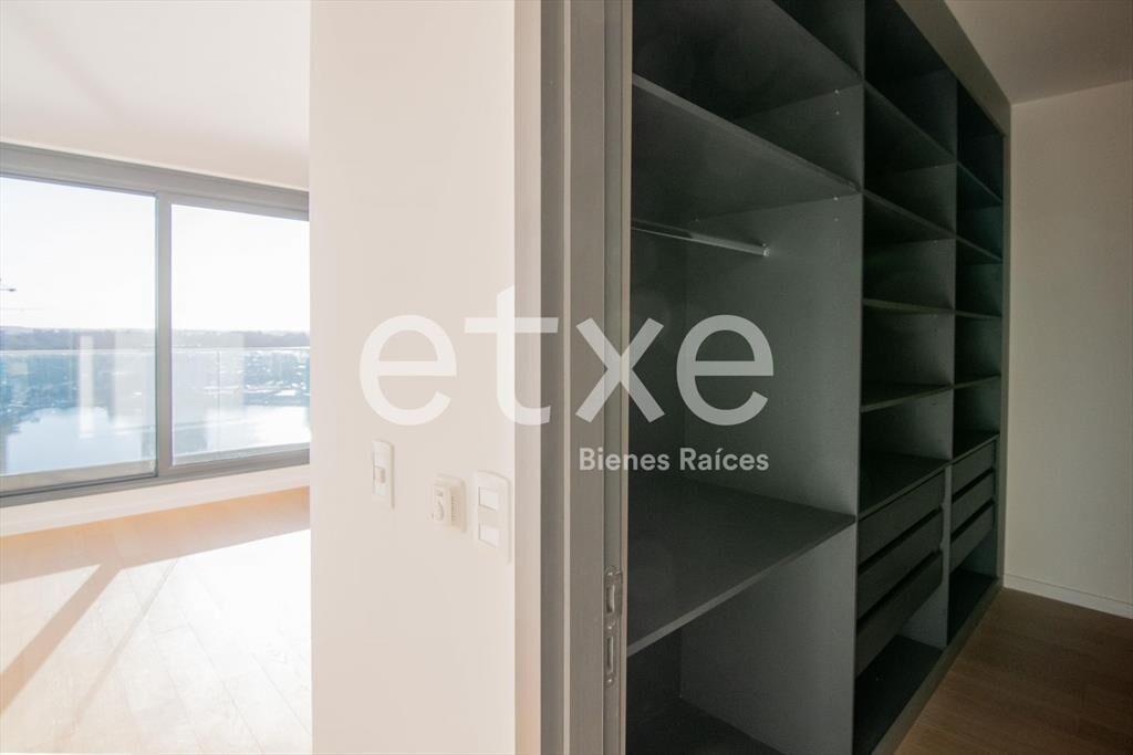 Venta Duplex 4 dormitorios Carrasco Boating Torre 1...