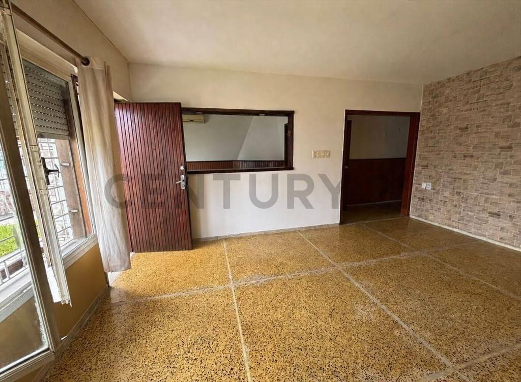 Venta Casa 3 Dormitorios + Apto Barrio Ituzaingó USD.149....