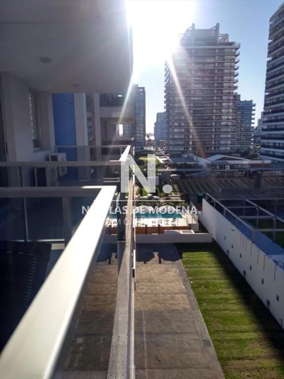 Vende apartamento de 2 dormitorios y medio, Punta