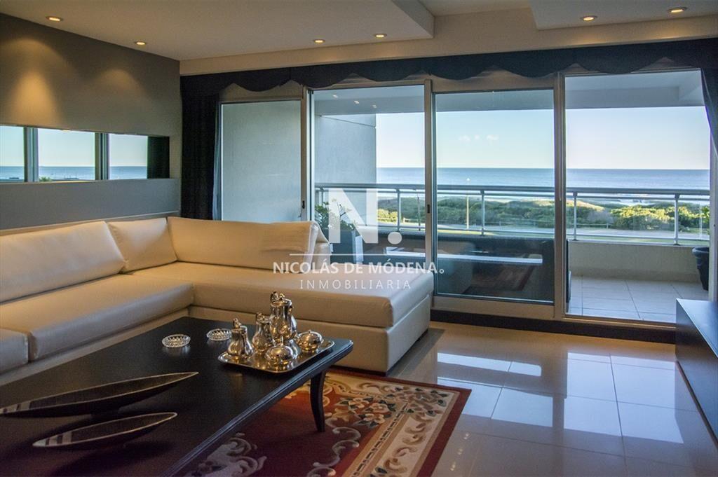Departamento en venta frente al mar. Torre Lobos,