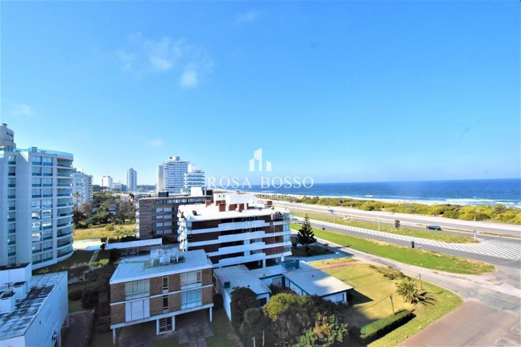 Apartamento en Brava, 3 dormitorios + 3 baños,