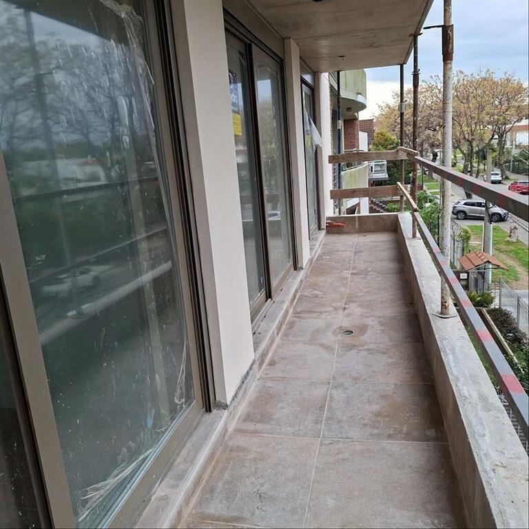 VENTA DE APARTAMENTO MALVIN 2 DORMITORIOS CON PATIO- ENTREG