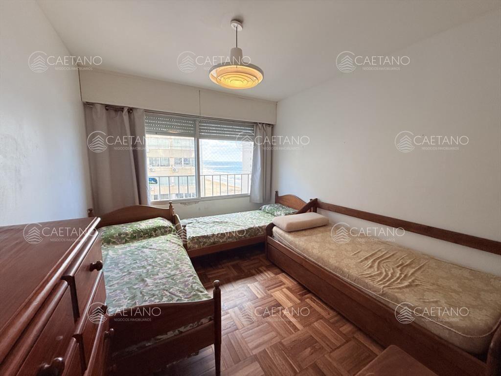 Venta apartamento 2 dormitorios, con vista Playa