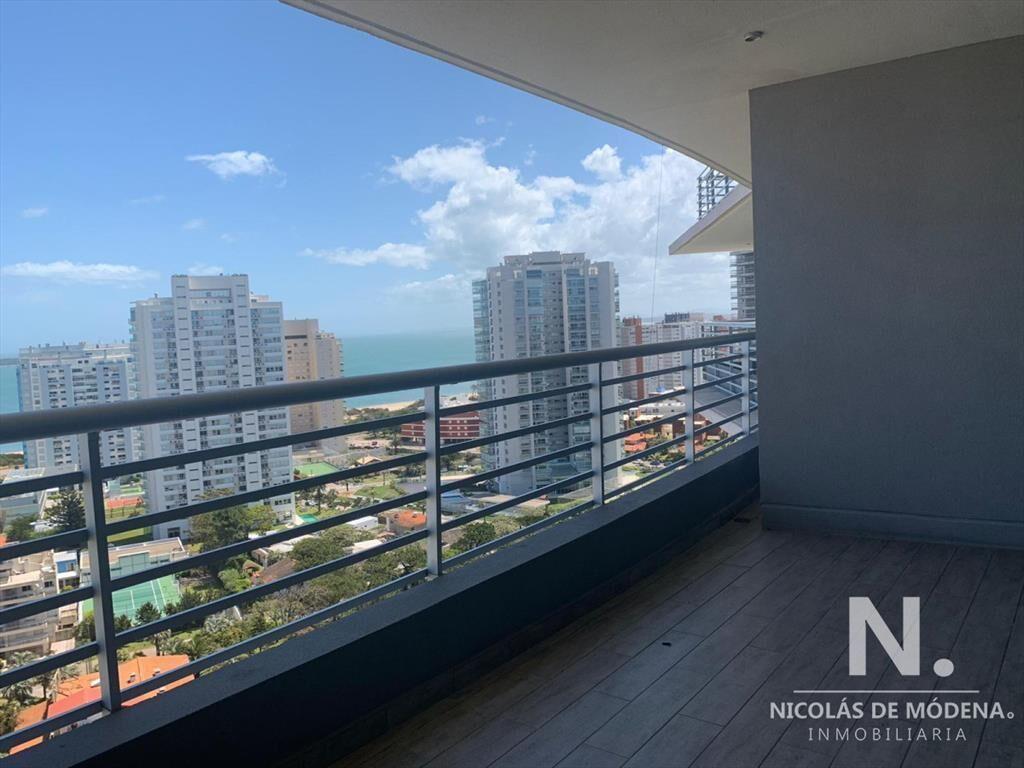 Apartamento de dos Dormitorios con Vista al Mar en Venta Al