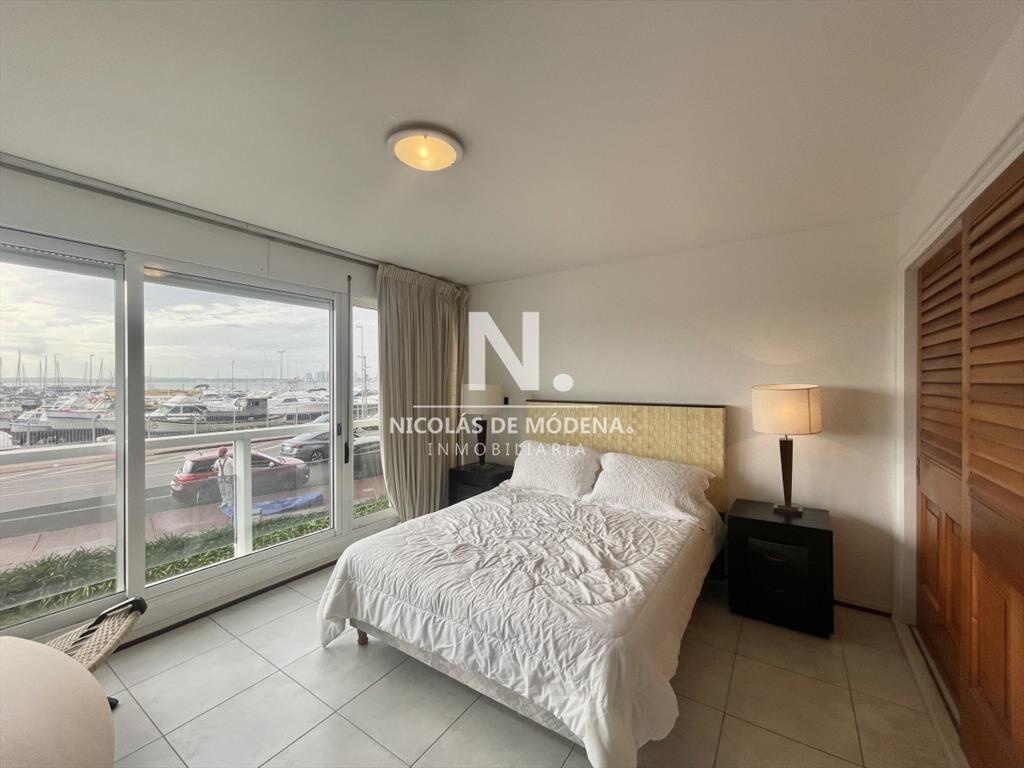 Excelente apartamento enfrente al puerto!