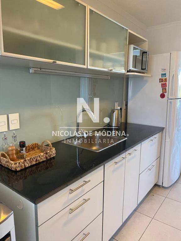 En venta apartamento de 2 dormitorios con balcon en Rooseve