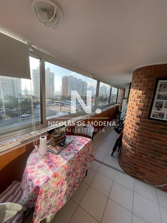 Vende apartamento de 2 dormitorios con agradable