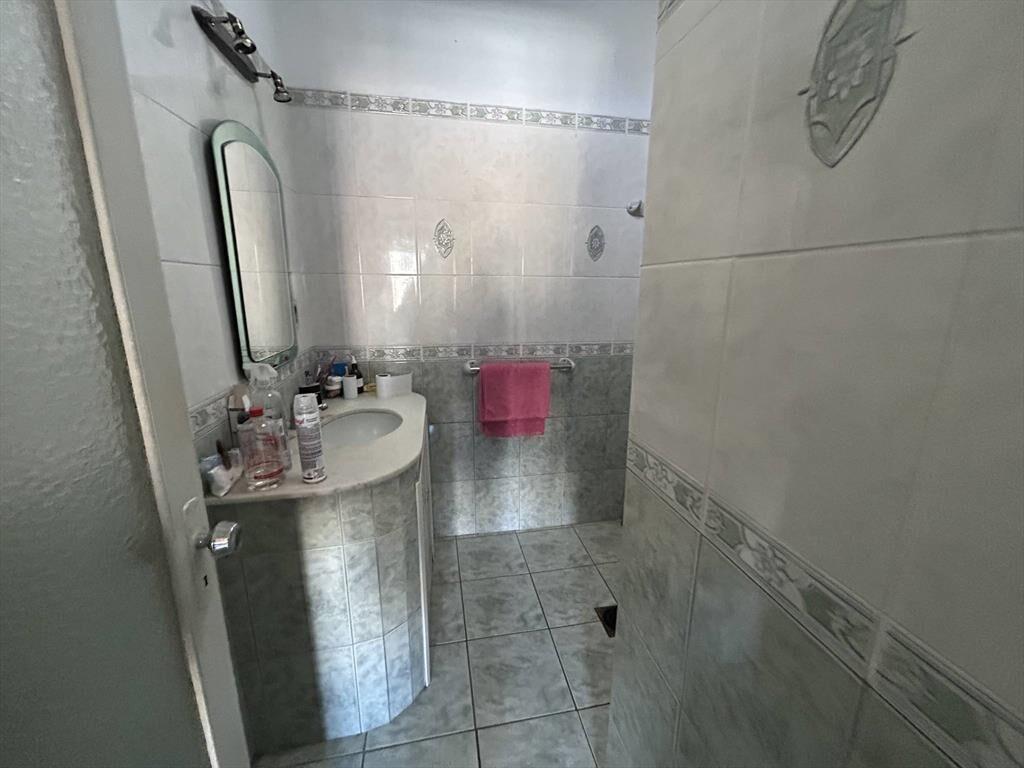 Venta de casa y 2 Locales comerciales con 188 Mts2 en Buceo
