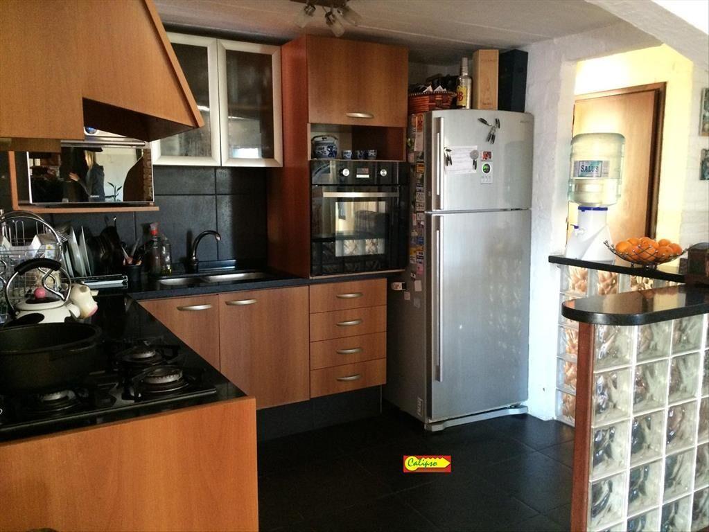 Venta de Casa con Piscina -Próxima a la Playa Mansa- Atlánt