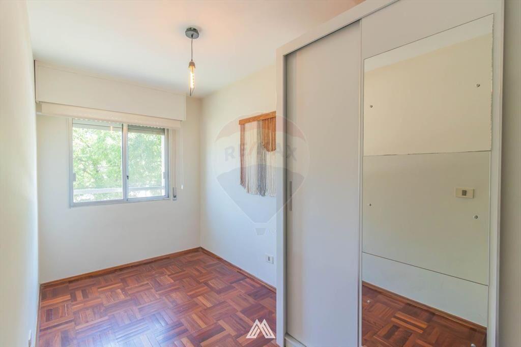 Venta dúplex 2D. con jardín propio y cochera