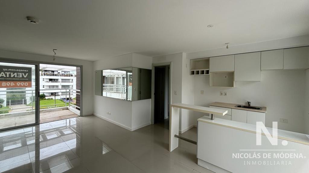 Apartamento a la venta con parrillero propio a estrenar