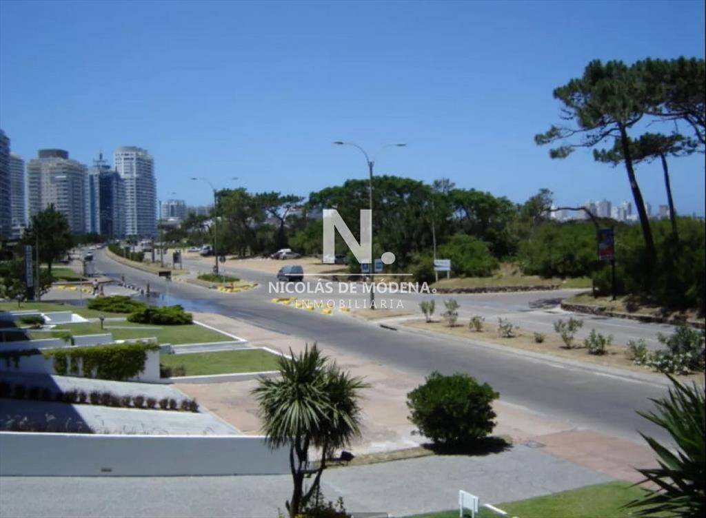 Apartamento de 3 dormitorios en Mansa , Punta del